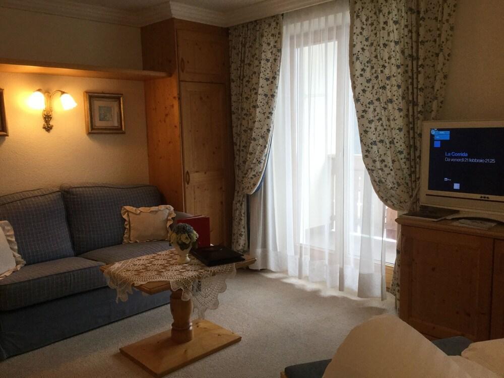 Hotel Sassongher كورفارا إنْ بادِيا المظهر الخارجي الصورة
