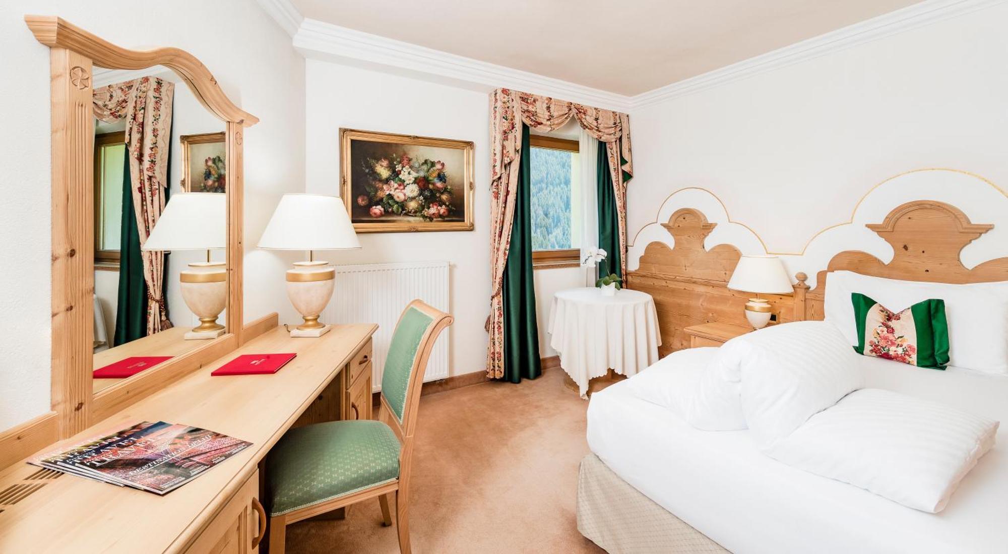 Hotel Sassongher كورفارا إنْ بادِيا المظهر الخارجي الصورة