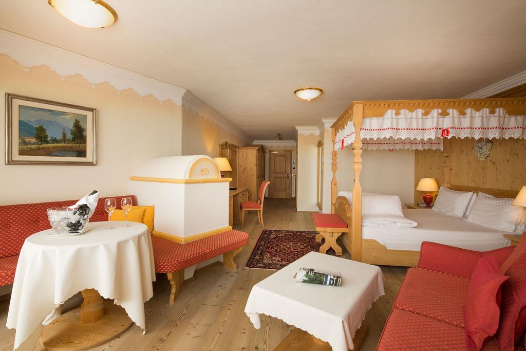 Hotel Sassongher كورفارا إنْ بادِيا المظهر الخارجي الصورة