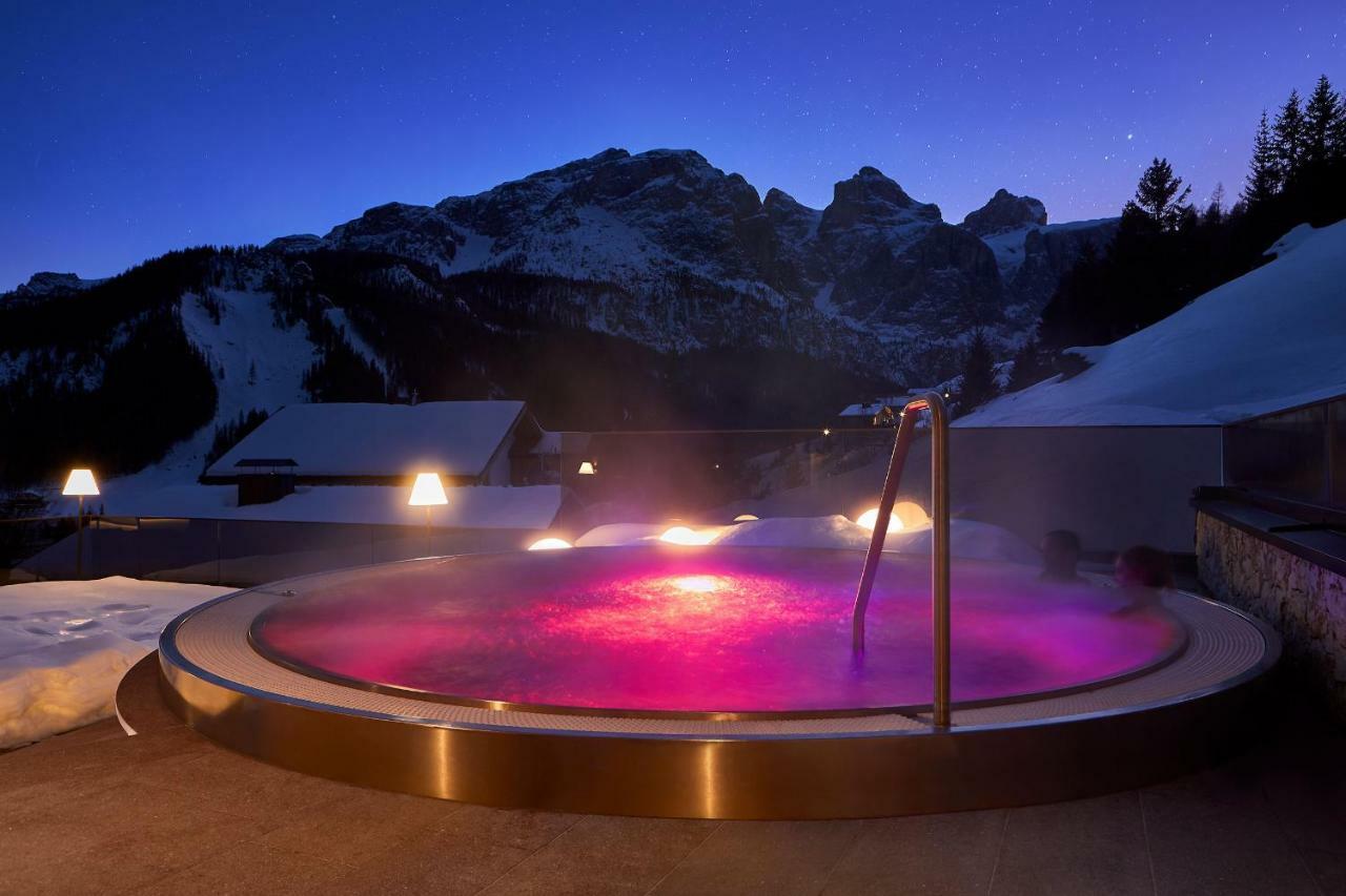 Hotel Sassongher كورفارا إنْ بادِيا المظهر الخارجي الصورة